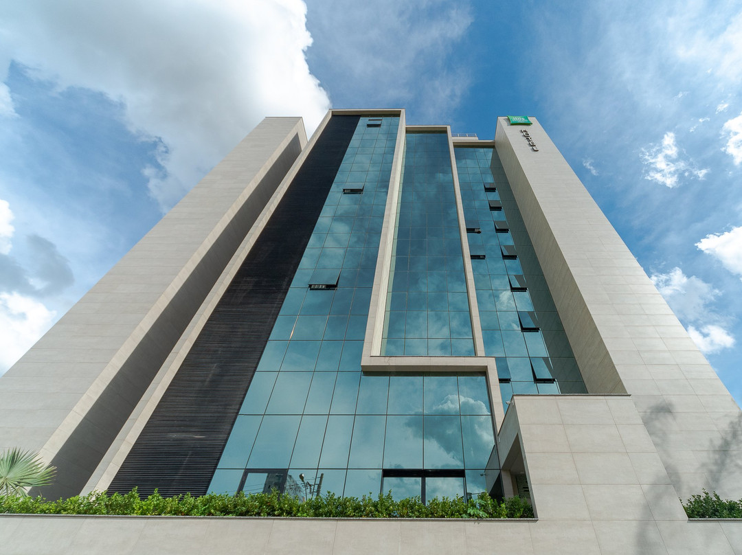 宜必思尚品伊塔乌纳酒店