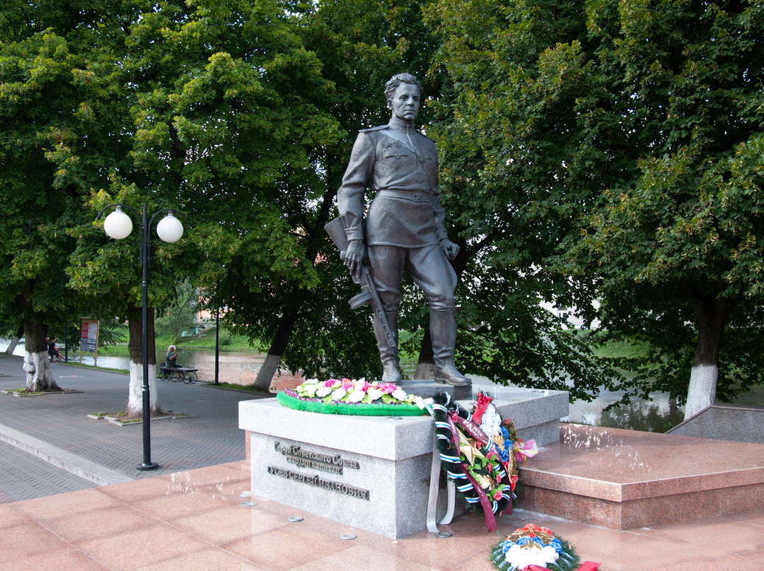 Monument to  S.I. Gusev景点图片