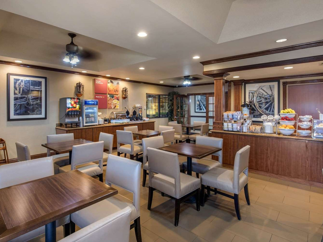 Comfort Suites Marshall主图