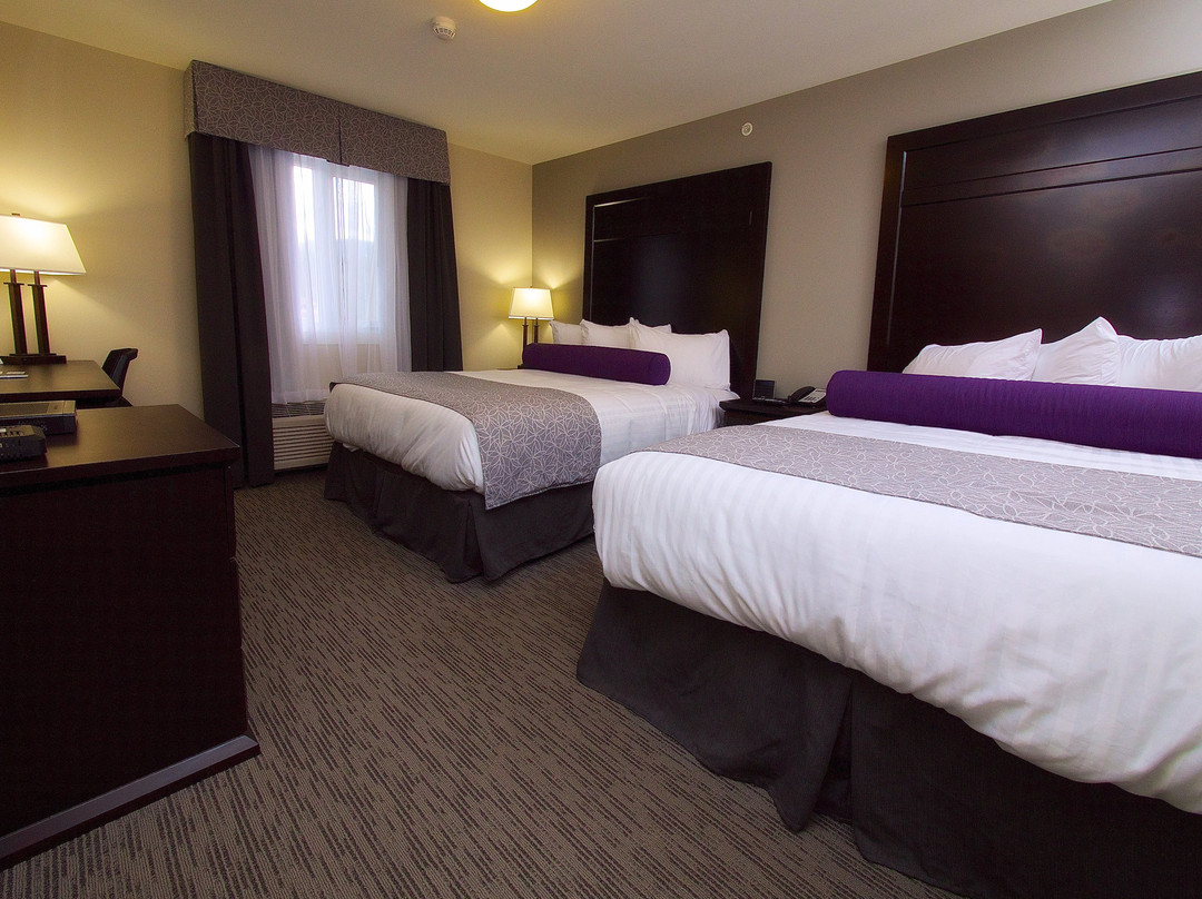 The Kanata Blairmore Hotel主图