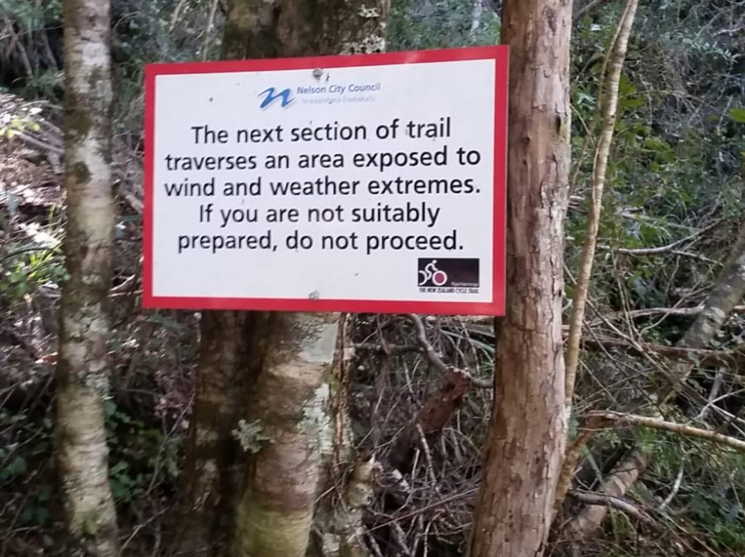 Dun Mountain Trail景点图片