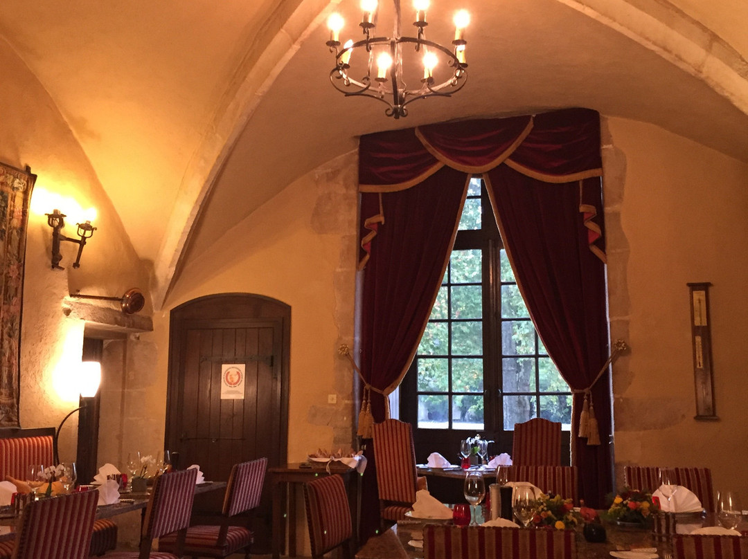 Chateau De Vault De Lugny主图