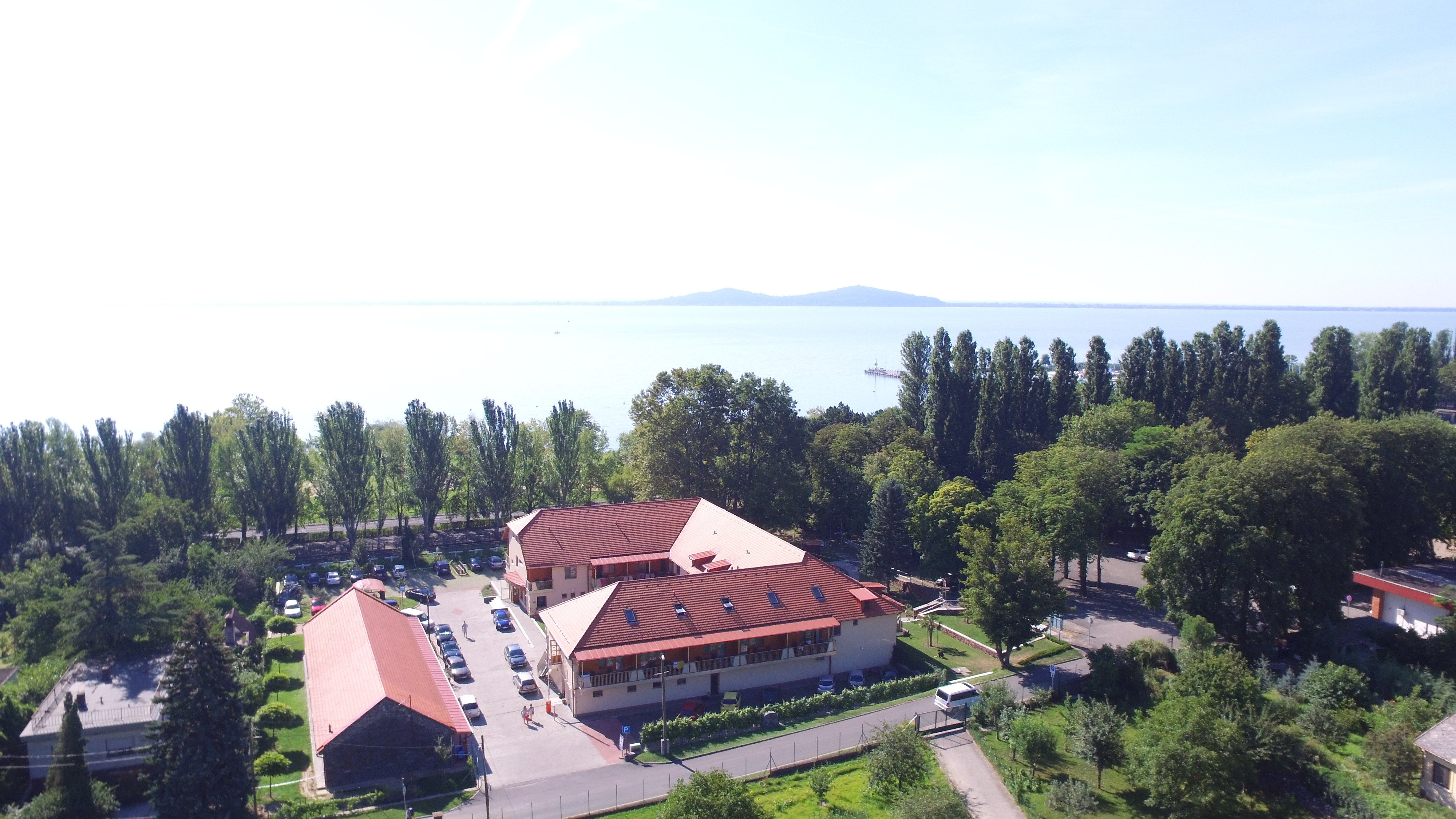 Hotel Halaszkert-官方