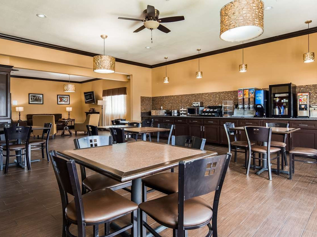 Trail Dust Inn & Suites主图