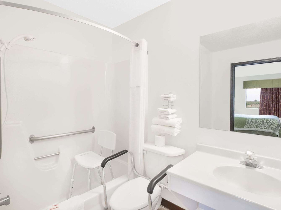 Days Inn by Wyndham York主图