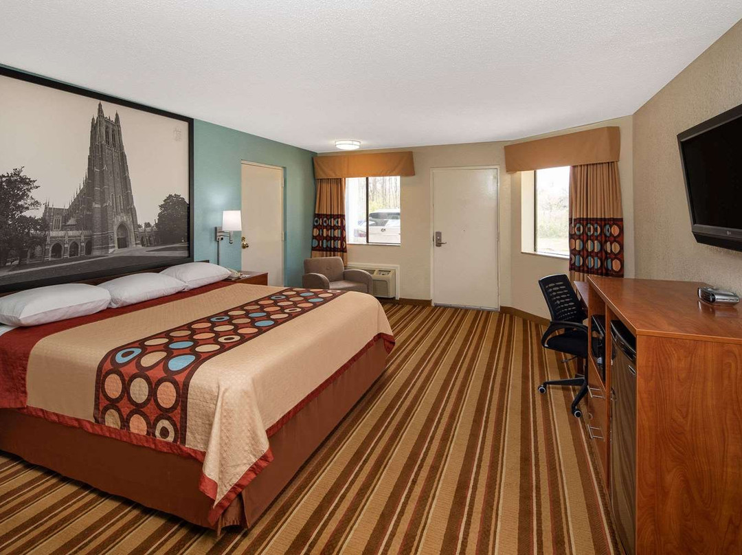 Super 8 by Wyndham Burlington NC主图