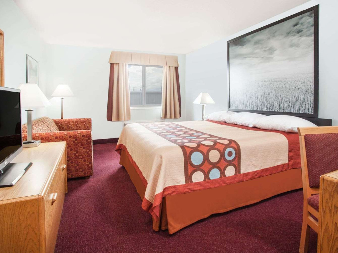 Super 8 by Wyndham Kindersley主图