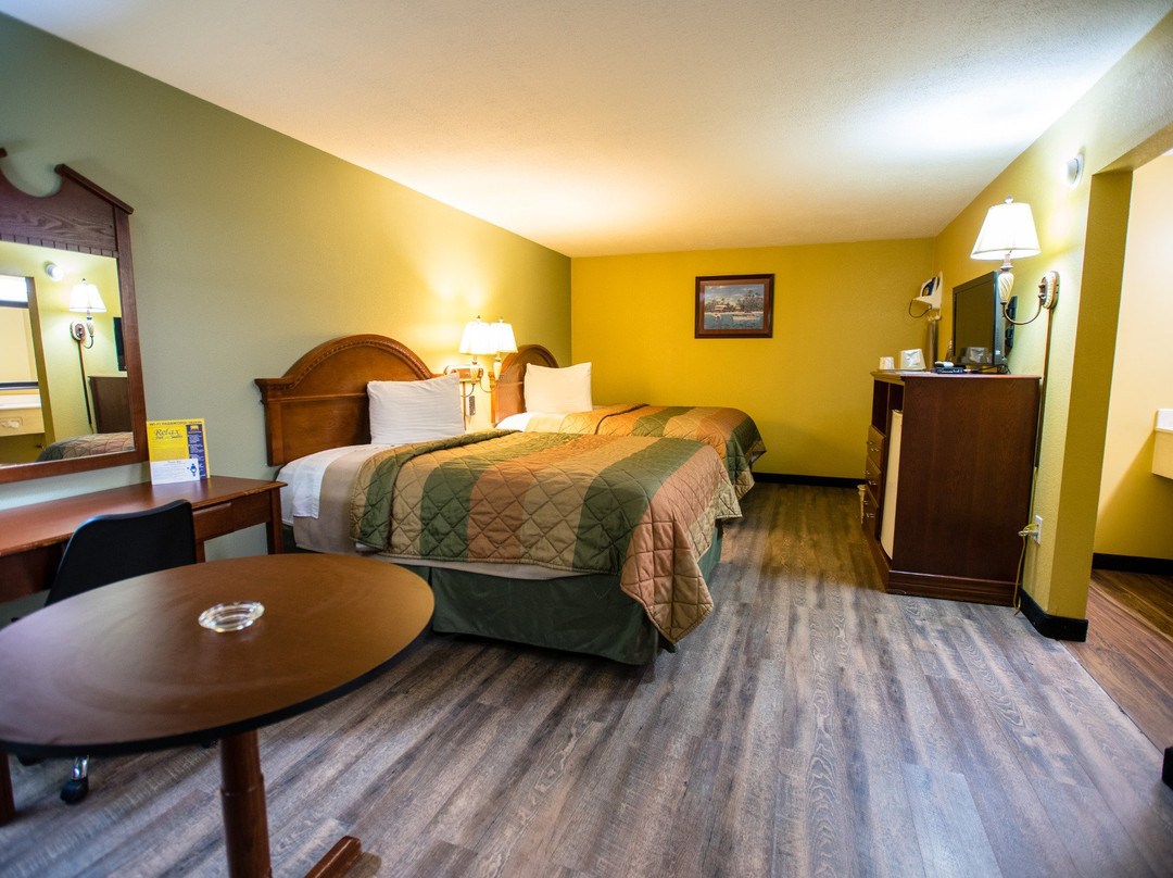 Relax Inn & Suites主图