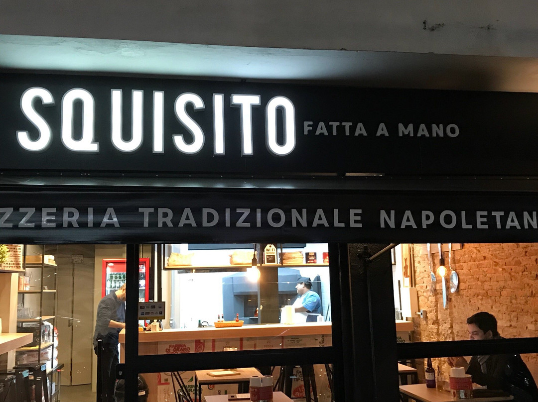 Squisito Pizzeria Fatta a Mano