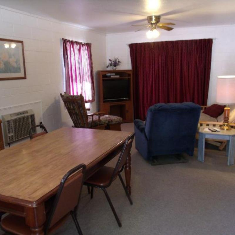 Harper Valley Resort主图