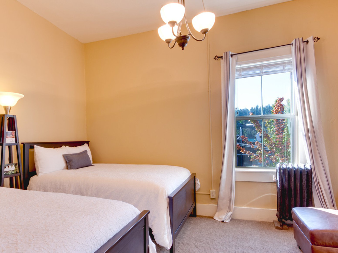 The Truckee Hotel主图