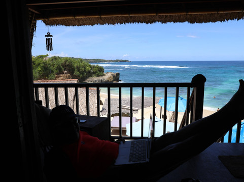 梦幻海滩小屋酒店主图