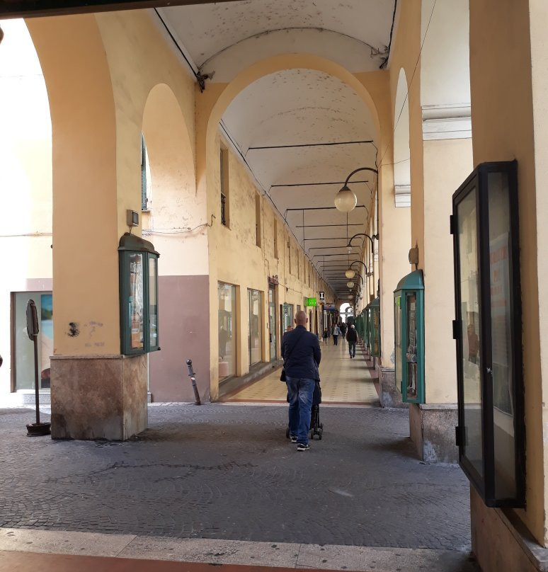 Porticato di Via Bonfante - Oneglia-因佩里亚必去景点