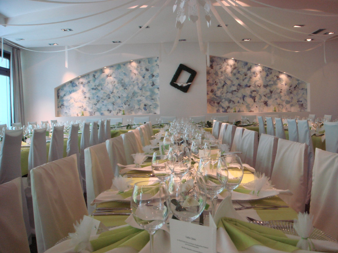 奥伯塔尔酒店主图