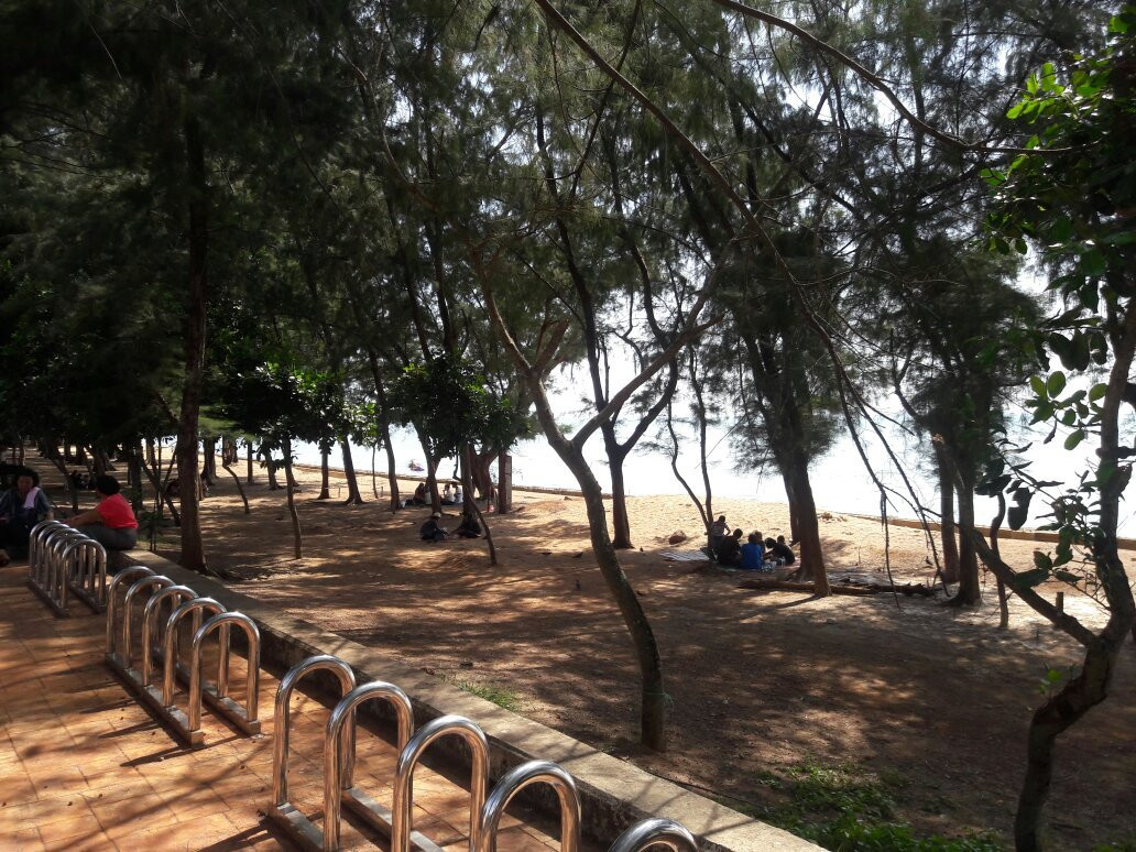 Laem Sadet Beach景点图片