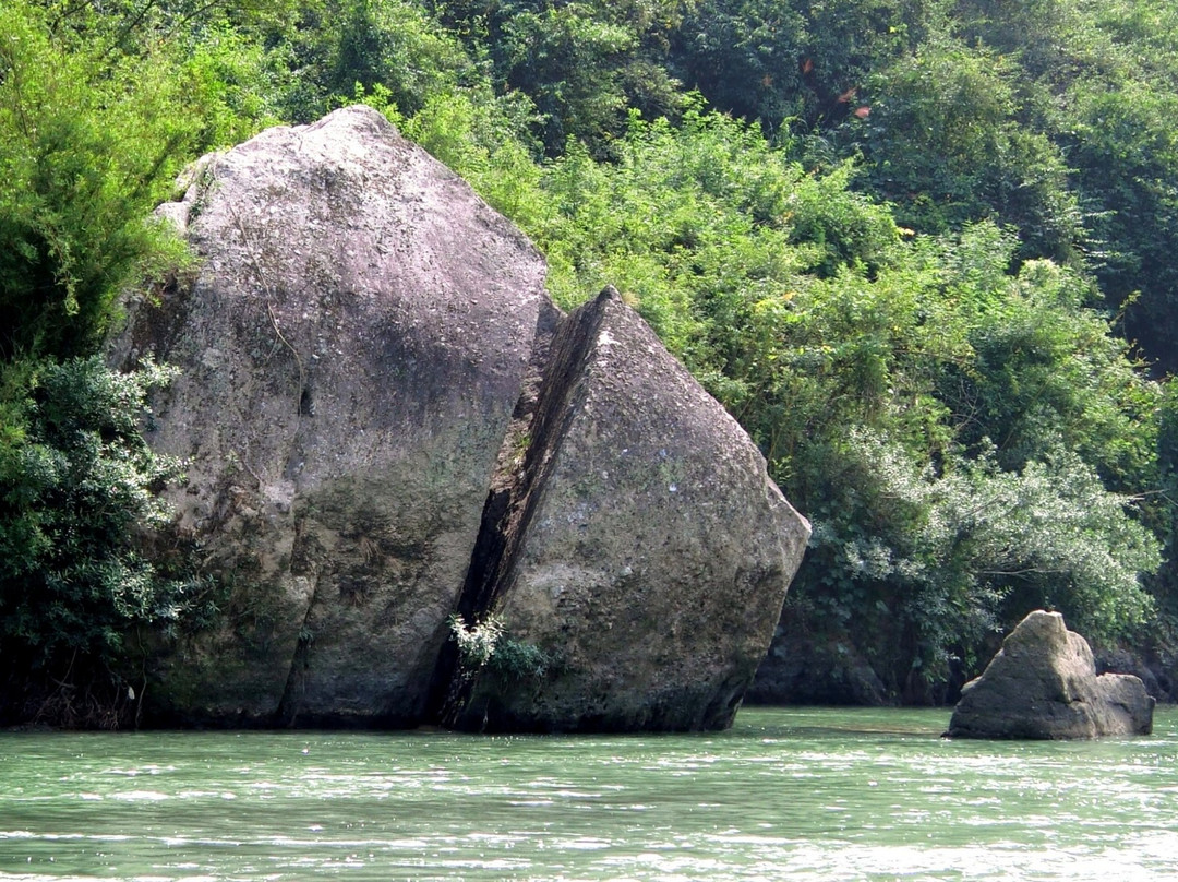 莨山将军石-新宁县必去景点