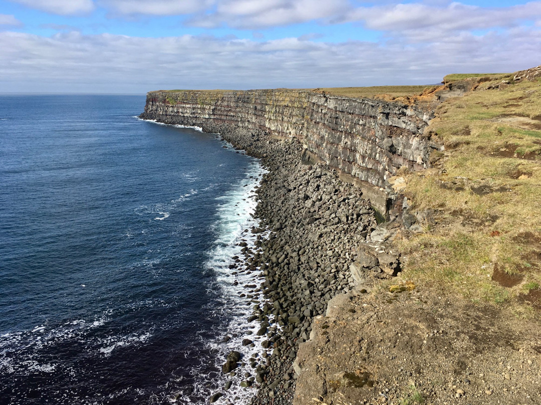Krysuvik Cliffs-南部半岛必去景点