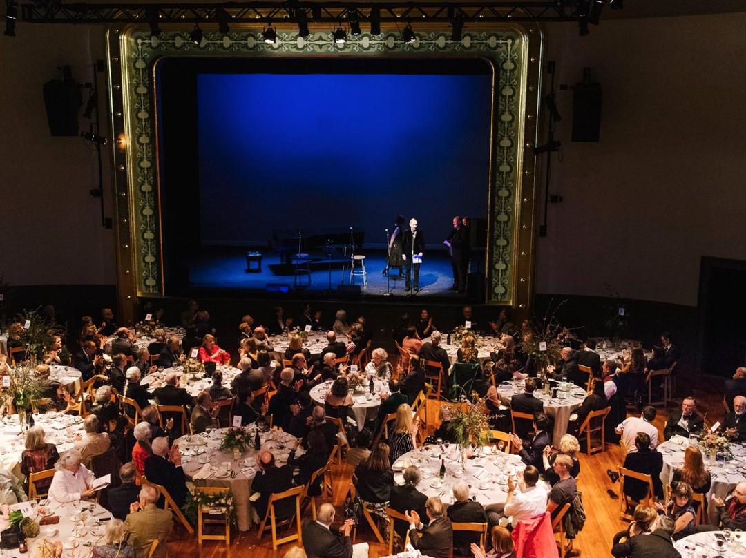 Hudson Hall at the historic Hudson Opera House-Hudson必去景点