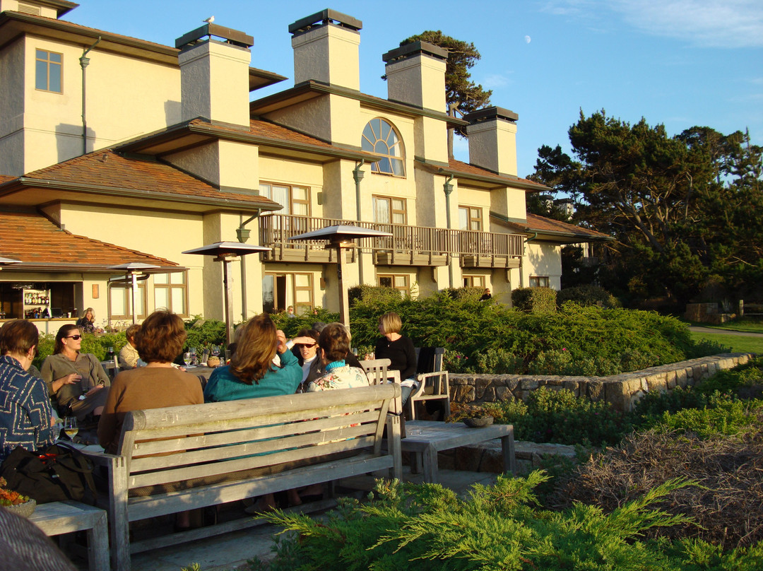 圆石滩餐馆和美食-Lobby Lounge