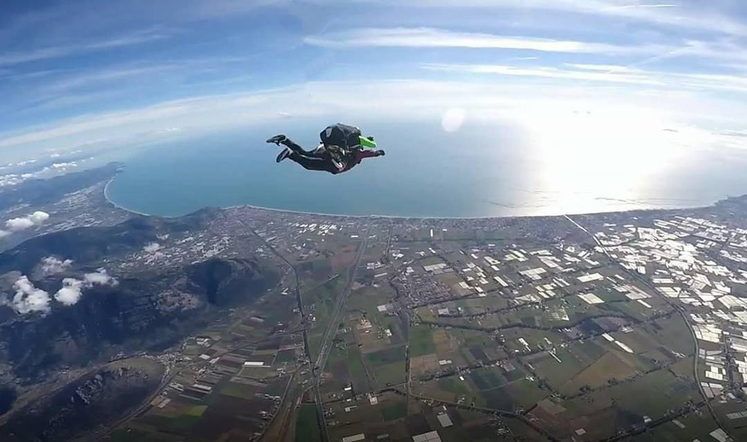 Skydive Academy - The Drop景点图片