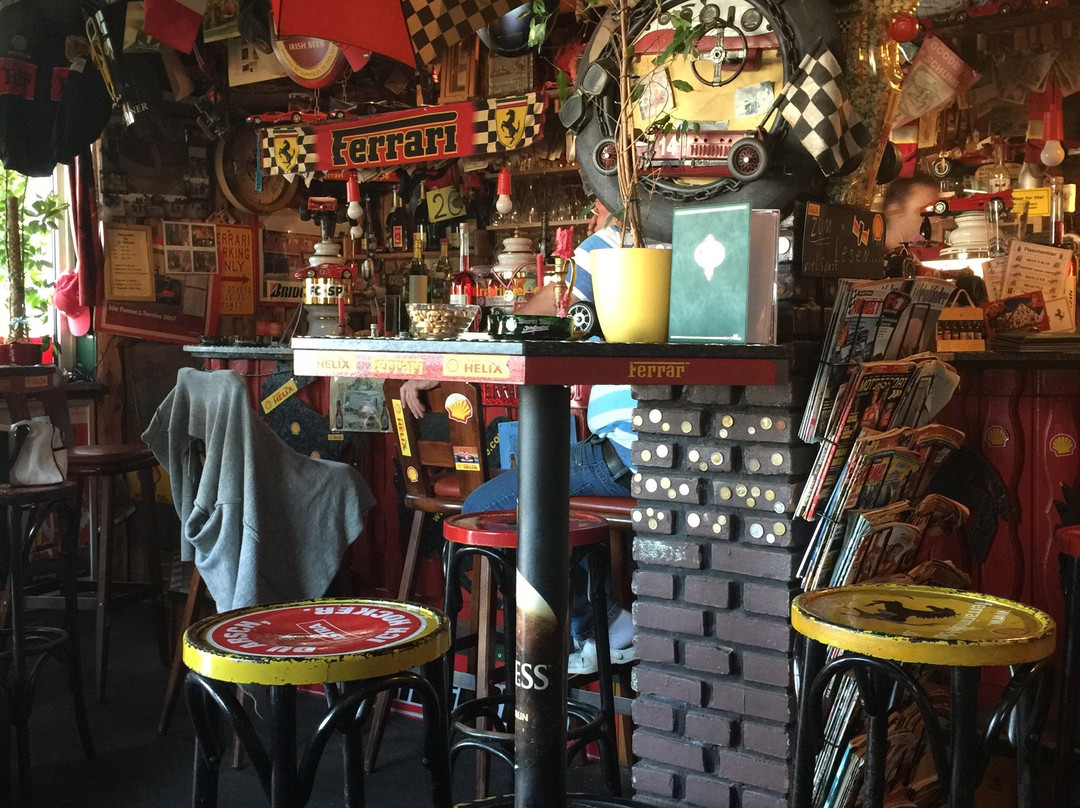 Ferrari und Formel 1 Kneipe-不来梅港必去景点