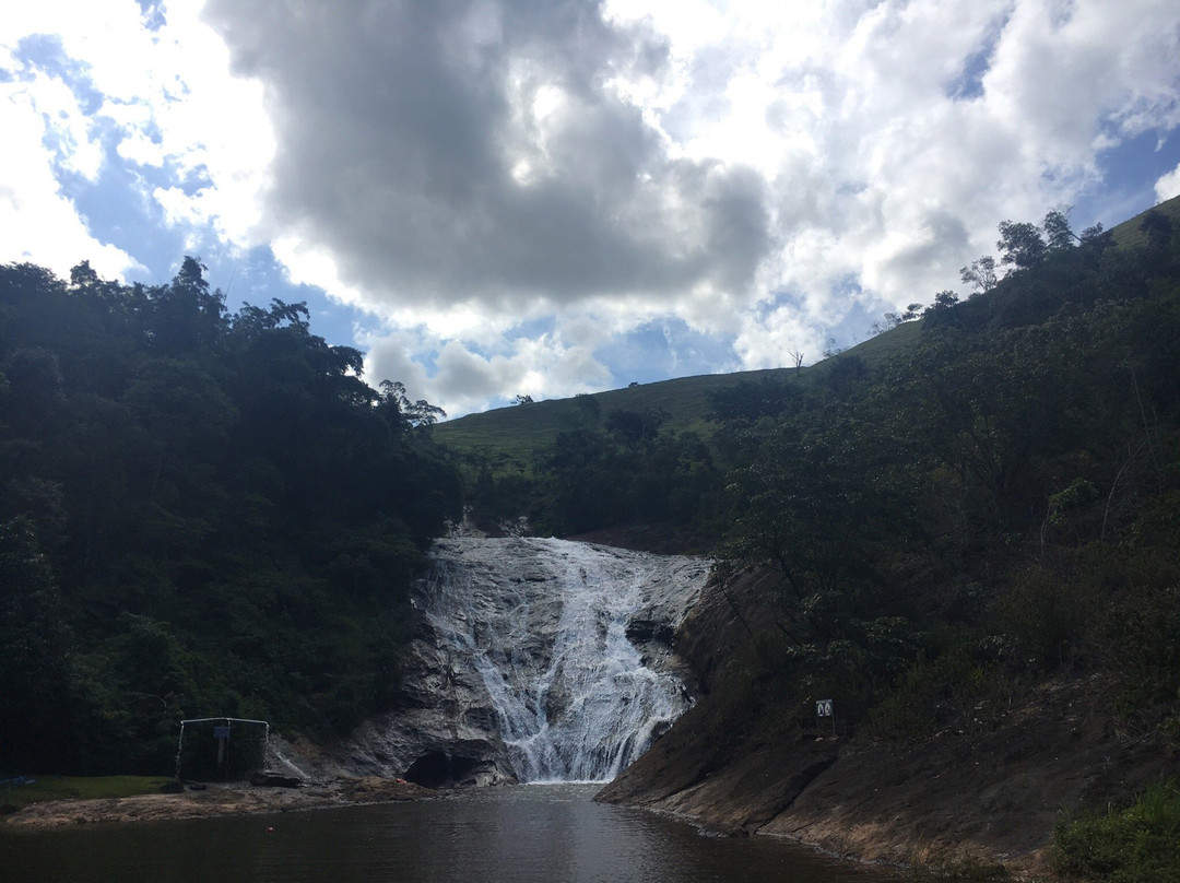 Cachoeira Rio do Meio-Santa Leopoldina必去景点