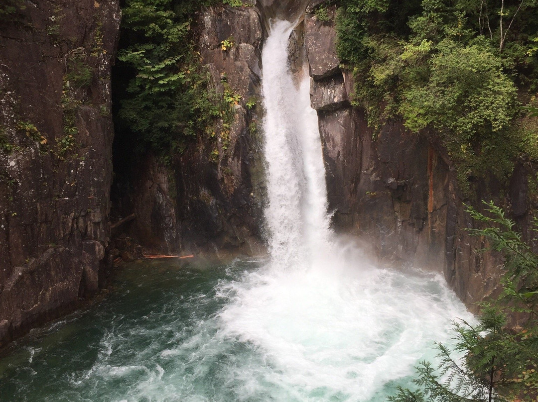 Ushigataki Waterfall景点图片