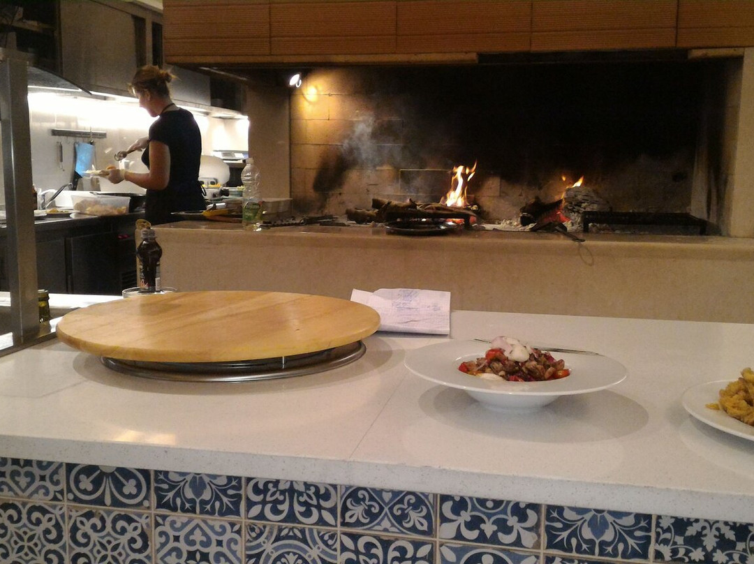 Sutivan餐馆和美食-Grill Garden Restaurant