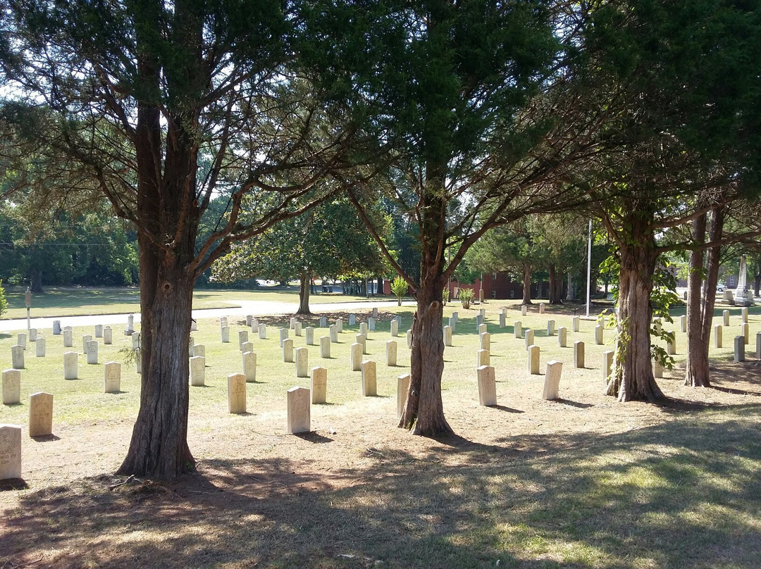 Oak Hill Cemetery-纽南必去景点