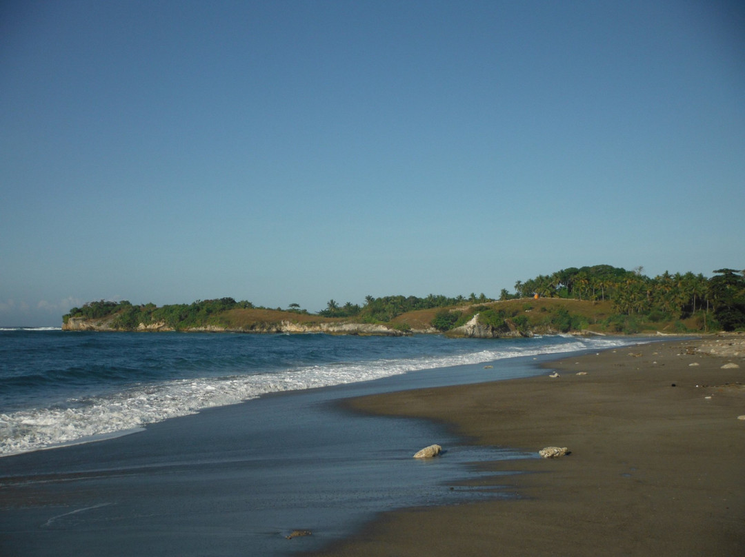 Karewee Beach景点图片