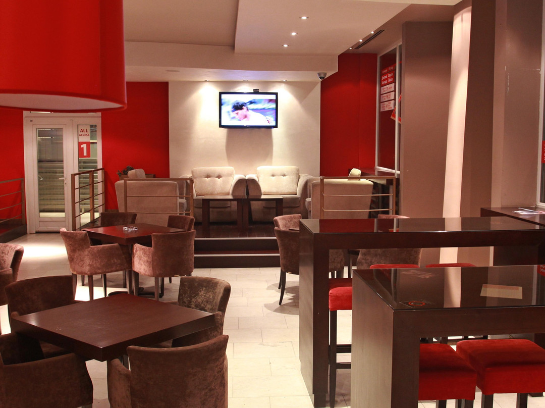 Savski Venac餐馆和美食-Zvezda Lounge Bar