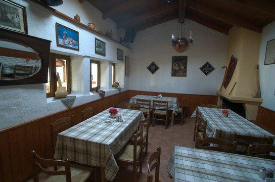 Daou Penteli餐馆和美食-Gonia tou Torva