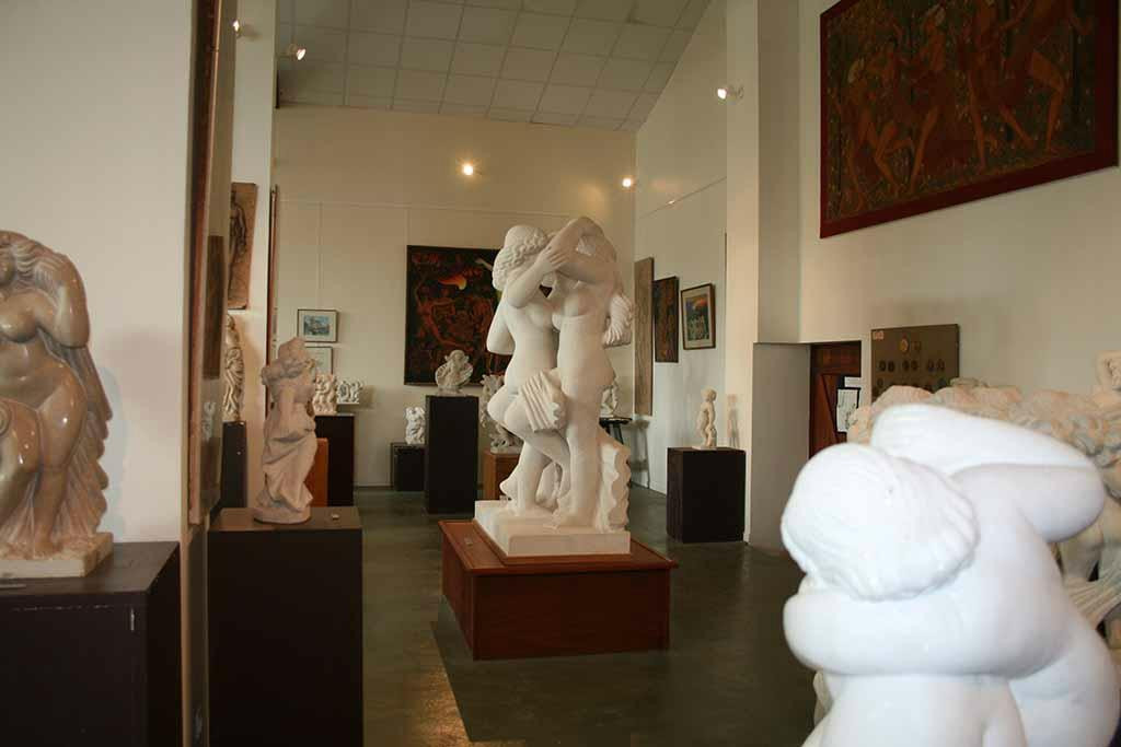 Musee Andre Deluol-Saint-Michel-en-l'Herm必去景点