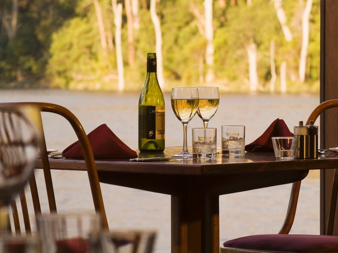 彭伯顿餐馆和美食-Lakeside Restaurant