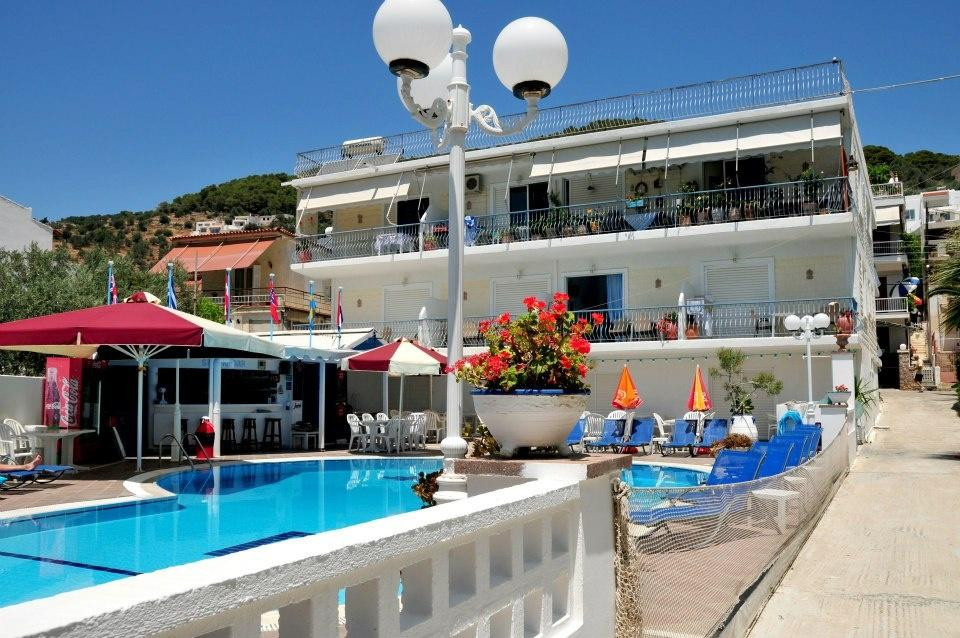 Alexandros Studios & Apartments