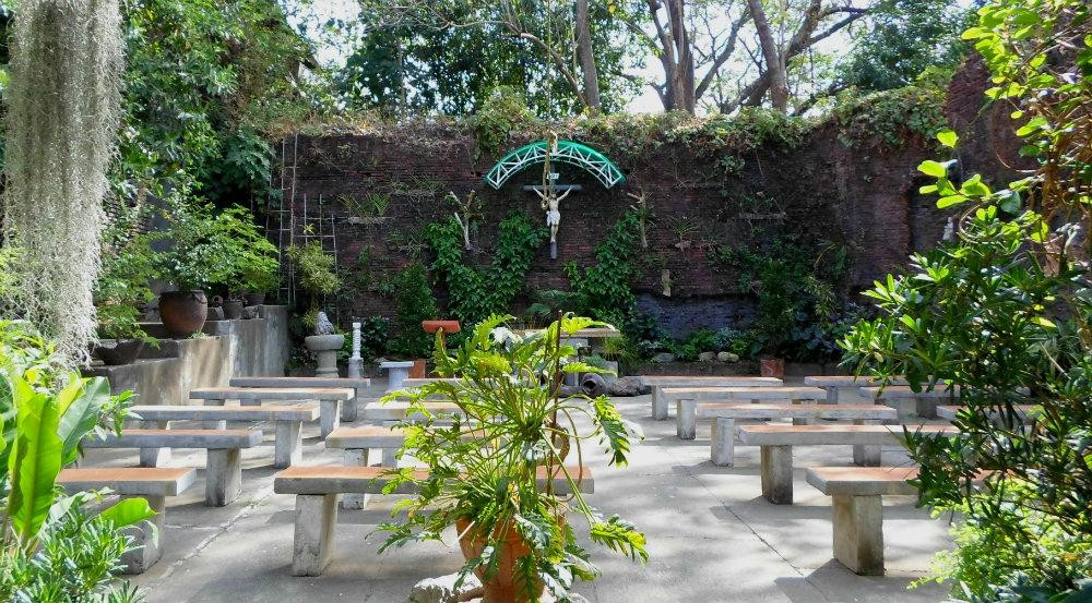 Chapel by the Ruins景点图片