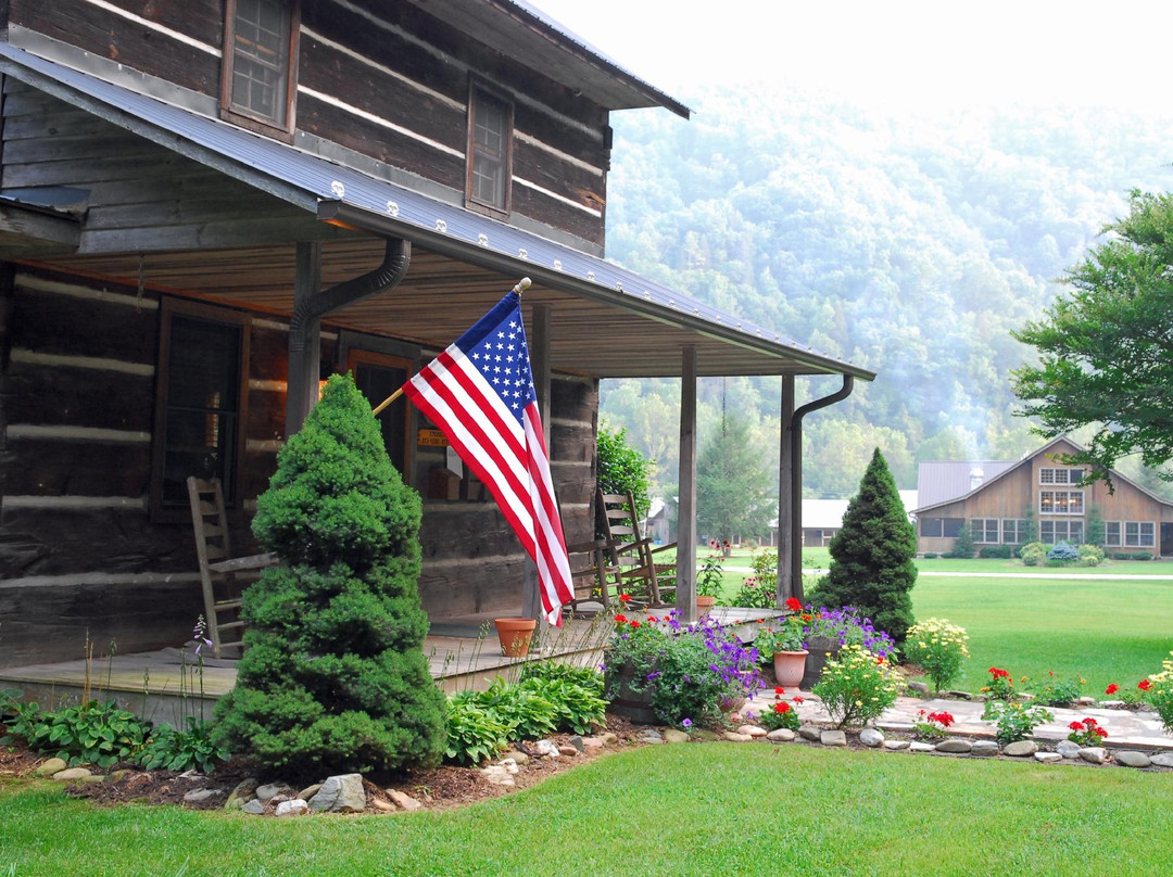 Leatherwood Mountains Resort
