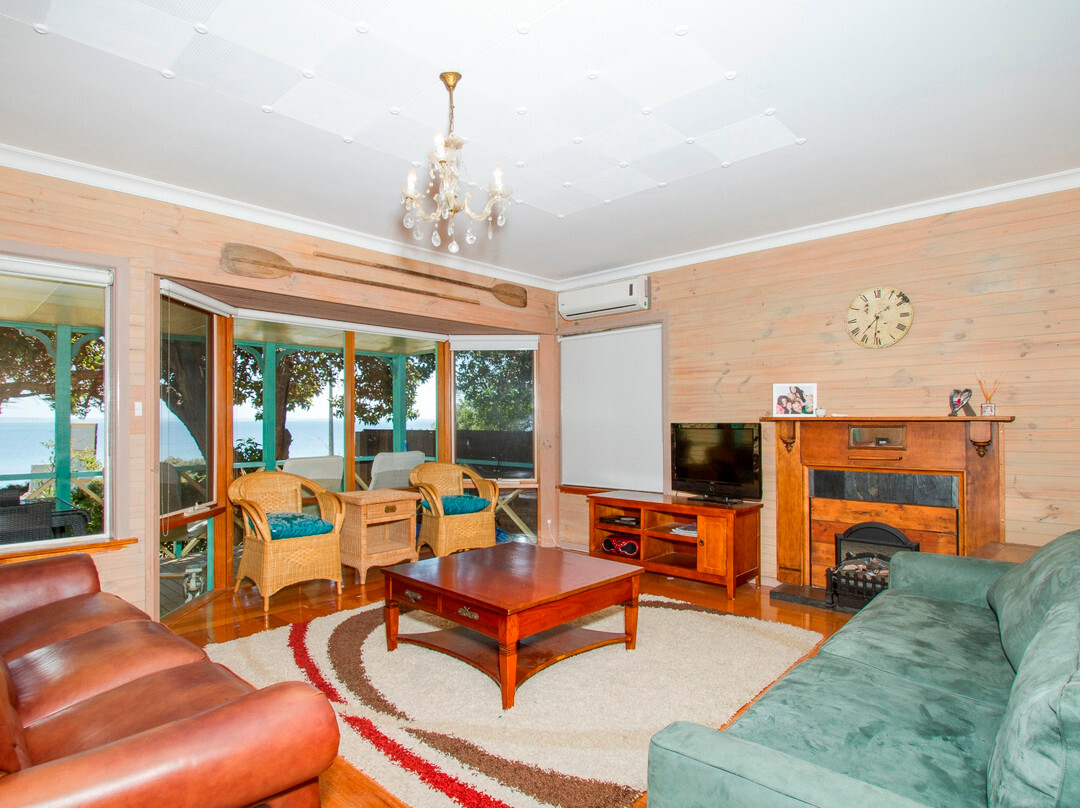 Watersedge Cottage Apartments
