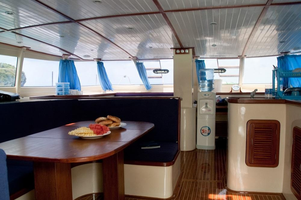 Nautiness Sailing-波普特必去景点