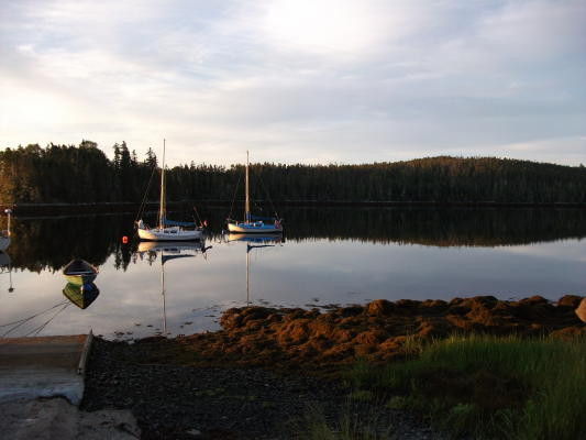 Anchors Gate B&B主图