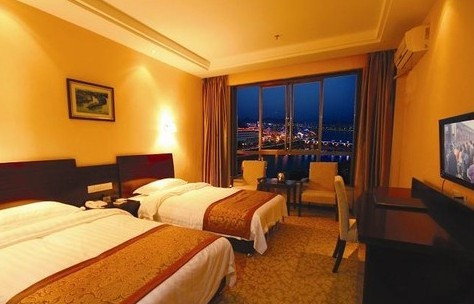 华悦凯旋大酒店主图