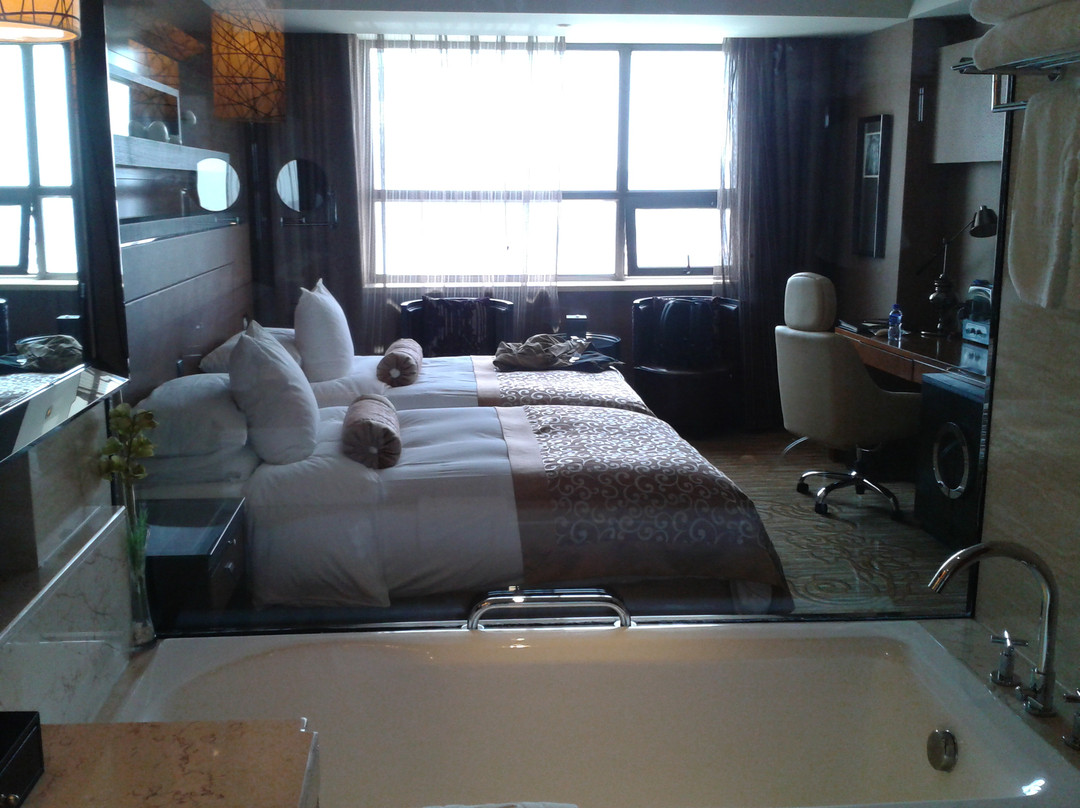 龙运大酒店主图