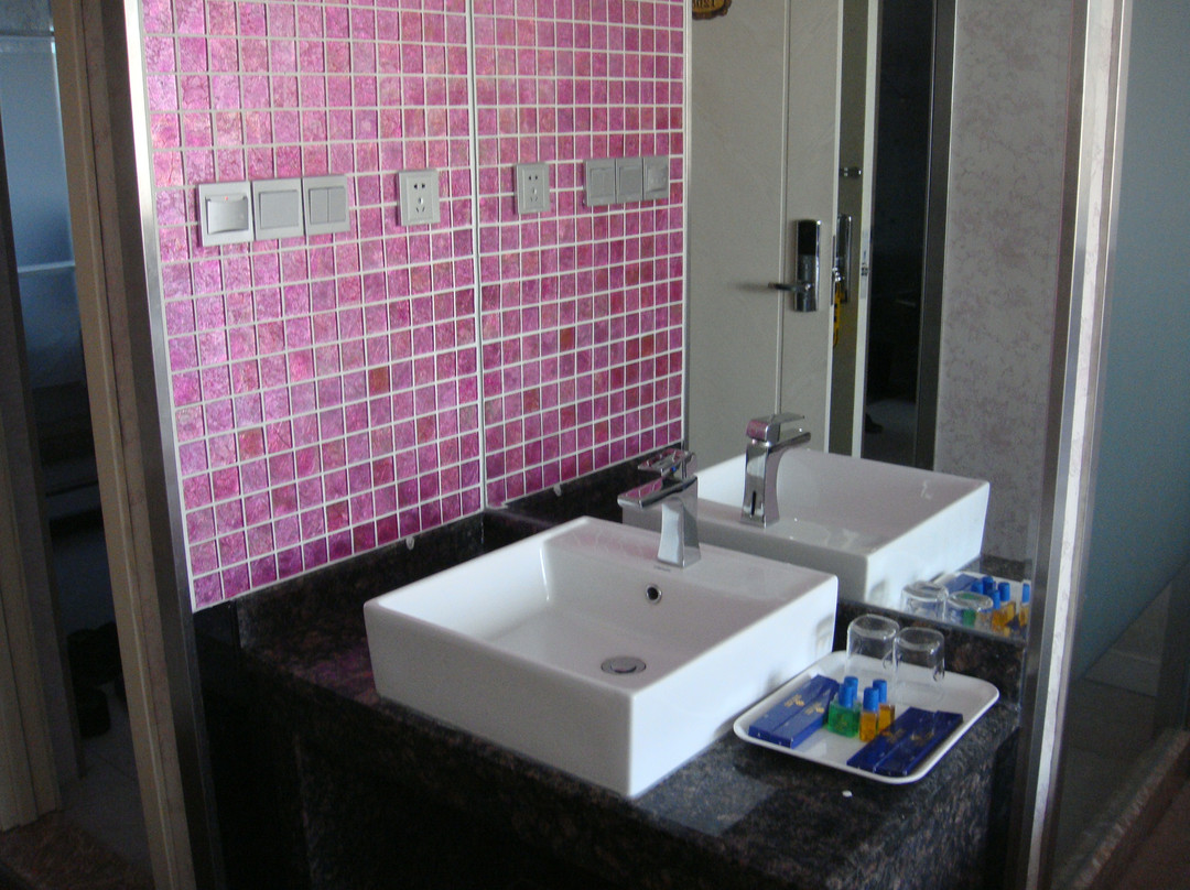 维多利亚酒店主图