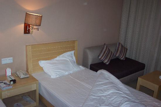 新凯悦大酒店主图