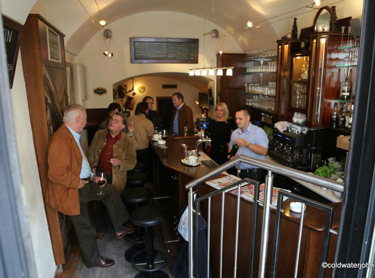 Aspirin Cafe und Weinbar