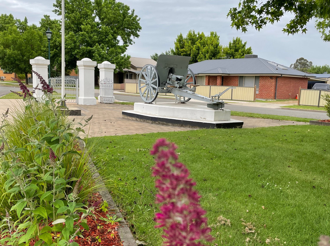 Soldiers Memorial Park景点图片