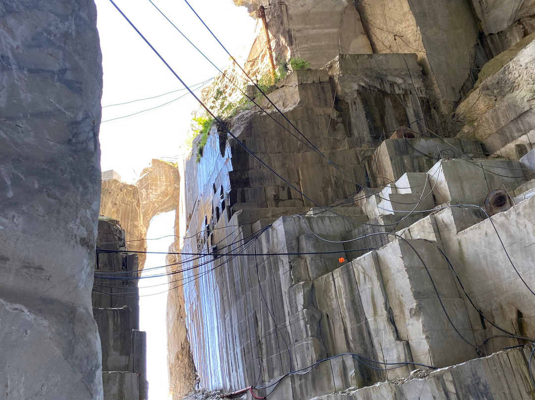 Cave Di Marmo Di Levigliani景点图片