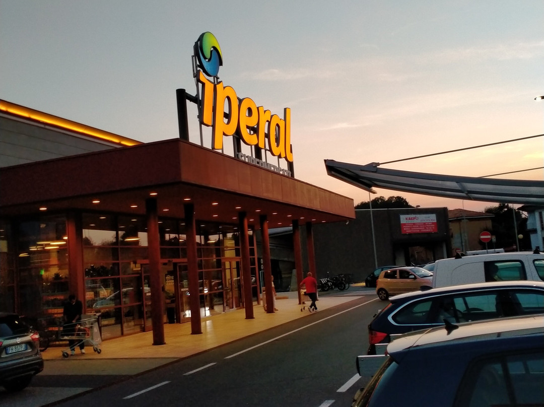 Iperal supermercati-Arosio必去景点