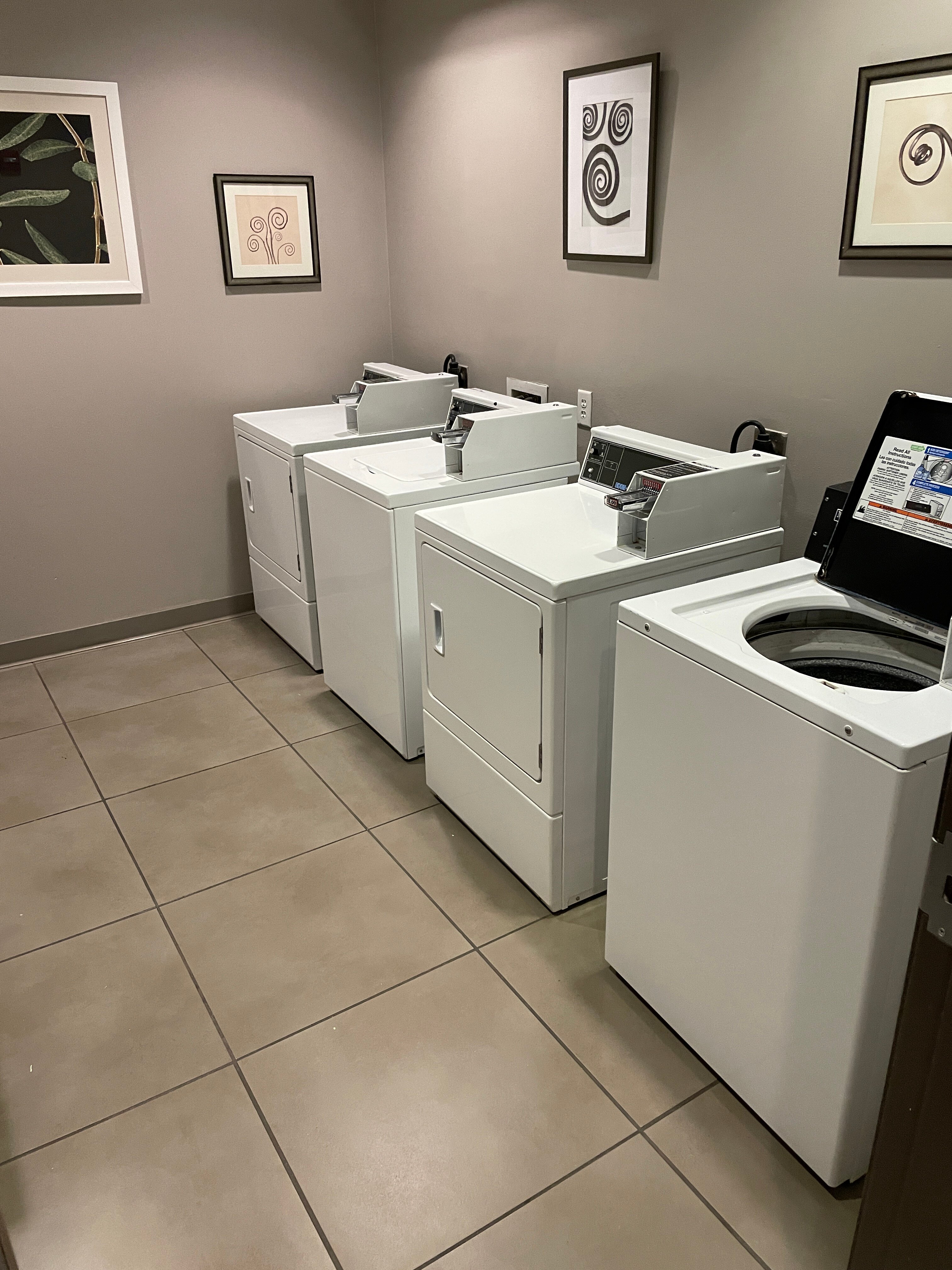 Country Inn & Suites by Radisson, Enid, OK-浴室