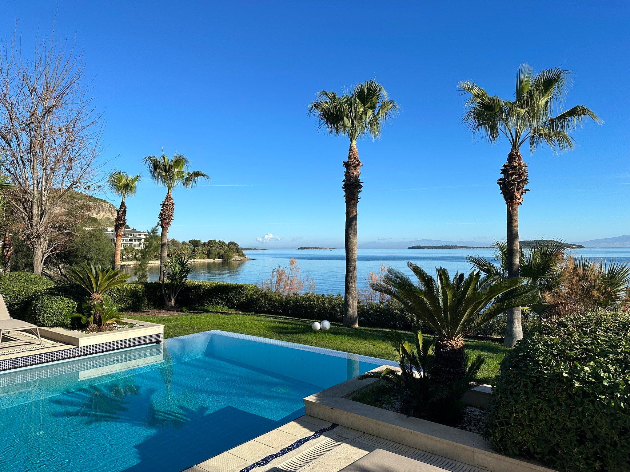 Hiddenbay Urla-官方